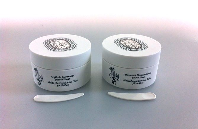 Links: Argile de Gommage: Gesichtsmaske und -Peeling von Diptyque. Rechts: Pommade Dmaquillante: Gesichtsreinigungsbalm von Diptyque